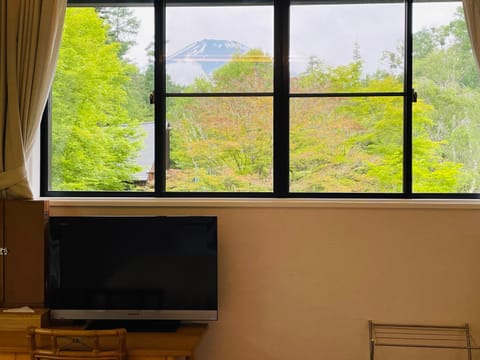 Spring, Natural landscape, TV and multimedia, Garden view