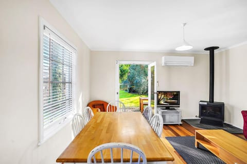 Cottage on James circa 1855 House in Port Fairy