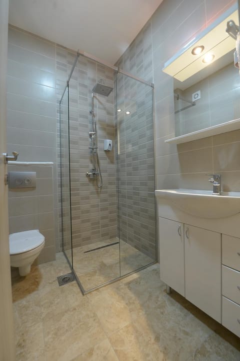 Shower, Toilet, Bathroom