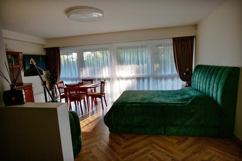 Bed, View (from property/room), Living room, Photo of the whole room, Inner courtyard view, hair dresser