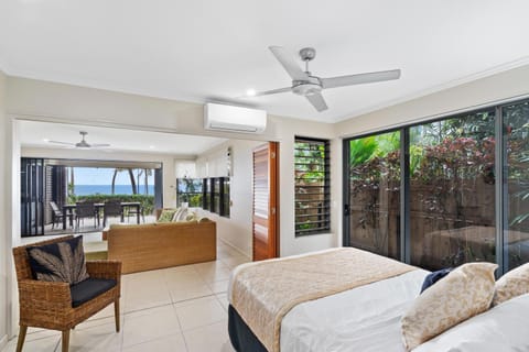 Sea Point on Trinity Beach Apartment hotel in Cairns