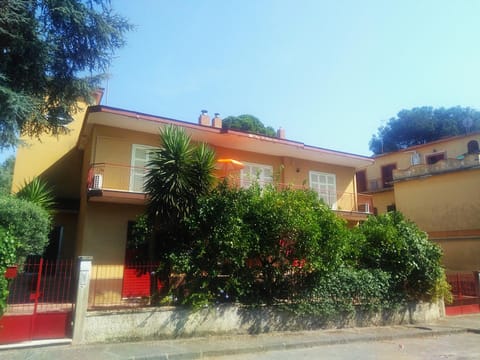 Property building, Garden, Street view