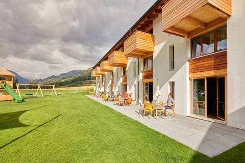 Property building, Summer, Garden