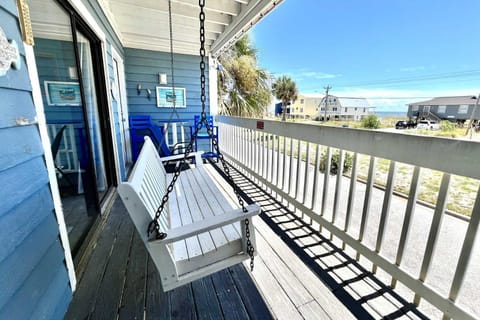 Sea Oats H102 Condo Apartment in West Beach