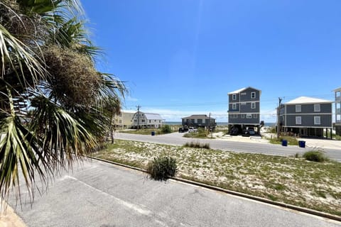 Sea Oats H102 Condo Apartment in West Beach