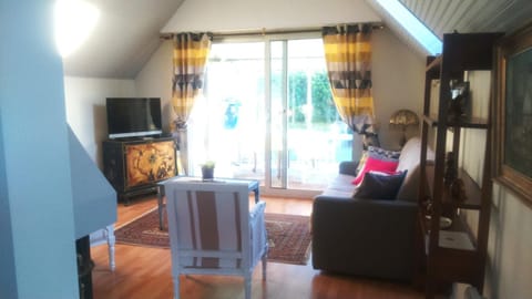 TV and multimedia, Seating area