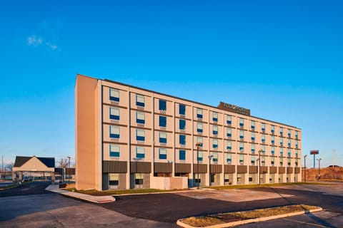 Four Points by Sheraton Cleveland-Eastlake Hotel in Willoughby