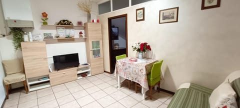 Communal lounge/ TV room, TV and multimedia, Living room, Photo of the whole room, Seating area, Evening entertainment
