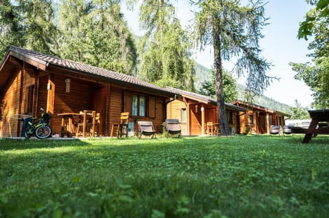 Property building, Day, Garden, Garden view