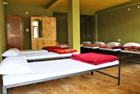 UpClimb Longstay for bus or taxi only guests Hostel in Manali