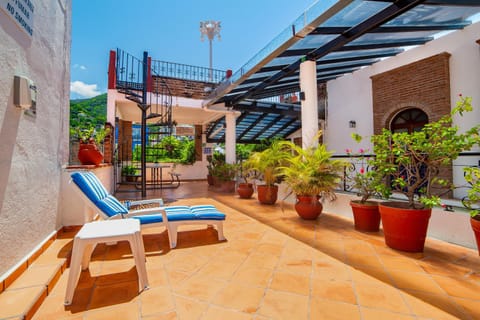 Balcony/Terrace, Street view