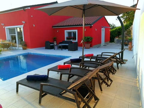 Balcony/Terrace, Beach, Garden view, Pool view, Family