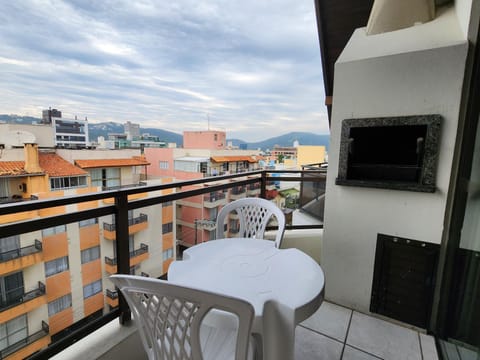 Balcony/Terrace, City view