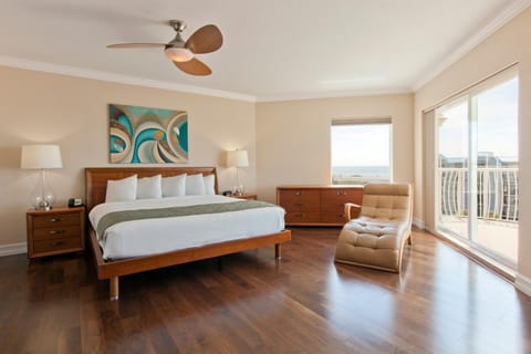 Crystal Palms Beach Resort Apartment hotel in Treasure Island
