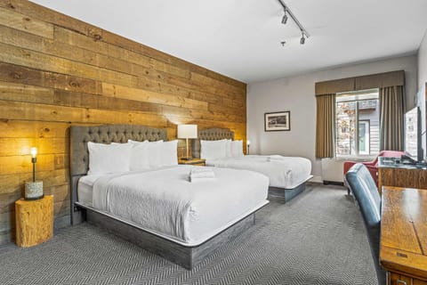 Basecamp Lodge Canmore Hotel in Canmore
