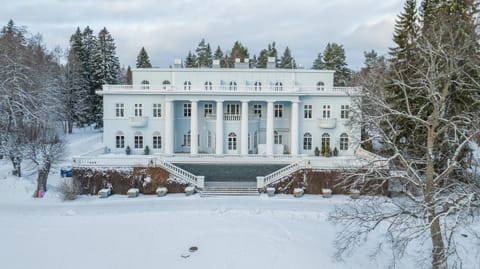 Property building, Winter