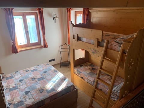 Bed, Photo of the whole room, Bedroom, bunk bed