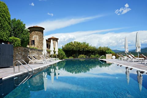 Castello Di Gabbiano Farm Stay in San Casciano Val Pesa