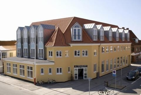 Property building, Day