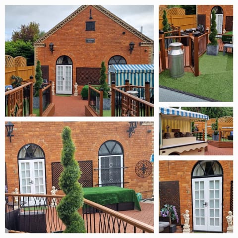 The Old Chapel Stoke Bruerne Bed and Breakfast in Daventry District