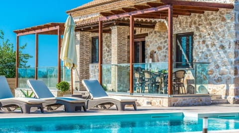 Zante Poolside Paradise - La Vite Stone Villa Moradia in Zakynthos, Greece