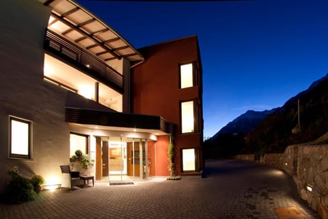 Property building, Facade/entrance, Night