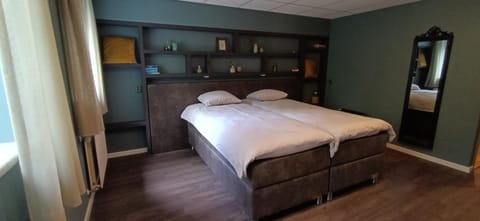 Bed, Bedroom, Facility for disabled guests