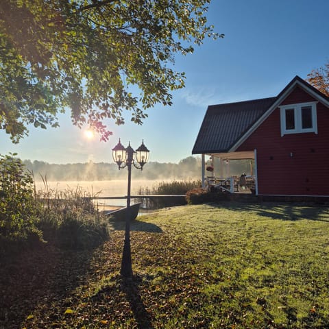 Natural landscape, Garden, Garden view, Lake view, Sunrise