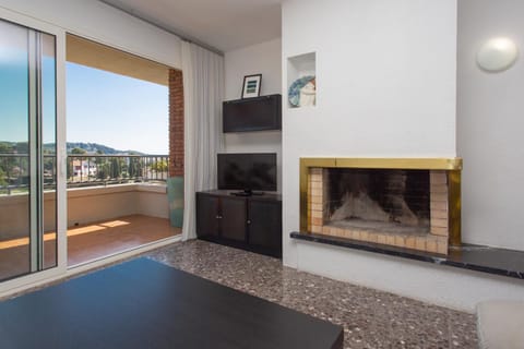 Tranquilidad junto al mar con piscina Condo in Maresme