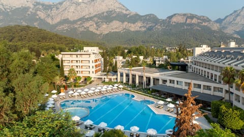 Property building, Pool view, Swimming pool