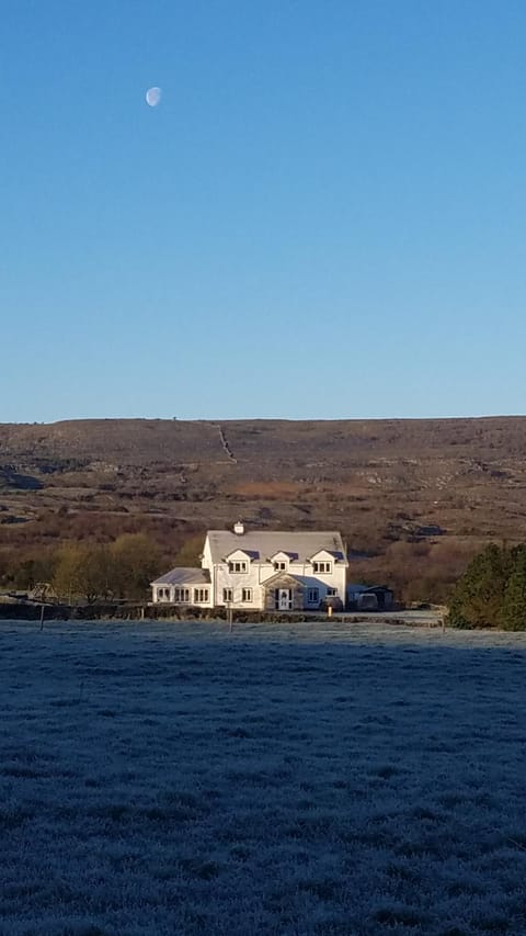 Burren Rock Farmhouse B&B Bed and Breakfast in County Clare