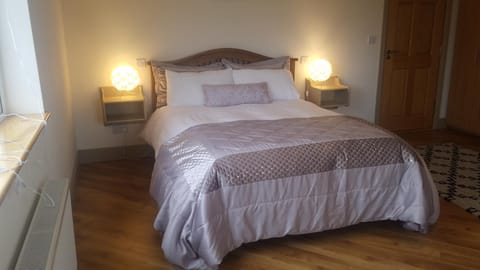 Burren Rock Farmhouse B&B Bed and Breakfast in County Clare