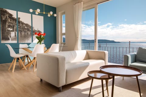 Luxury Lake View Apartments Condo in Salo