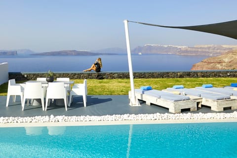 Natural landscape, View (from property/room), Pool view, Sea view, Swimming pool, sunbed