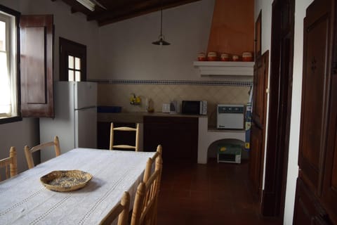 Dining area, Communal kitchen