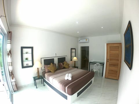 Wirason pool Villa 4 bedrooms Bed and Breakfast in Ko Samui