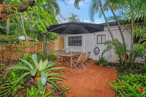 Patio, Garden, Dining area