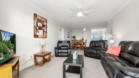 Surfside Apartment 11 by Kingscliff Accommodation Apartment in Kingscliff