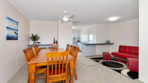 Surfside Apartment 11 by Kingscliff Accommodation Apartment in Kingscliff