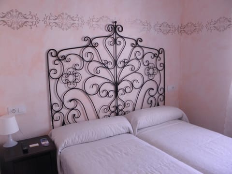 Hostal Paquita Bed and Breakfast in Madrid