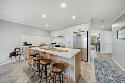 The Mountain House Luxury and Newly Built Maison in Jindabyne