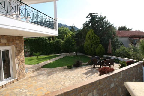 S&S Pura Vida Apartment House in Halkidiki