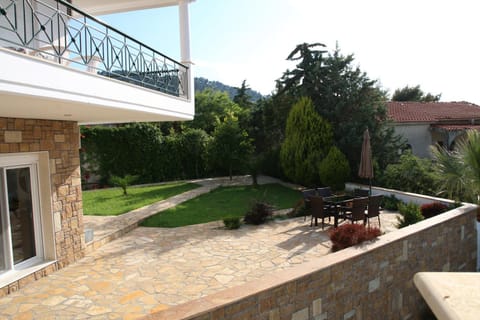 Patio, Garden, Balcony/Terrace