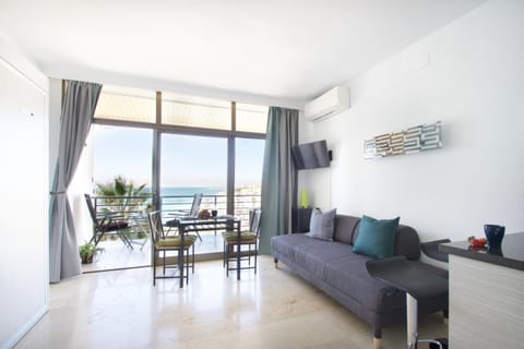 Sea front studio with spacious balcony Santa Clara Condo in Torremolinos