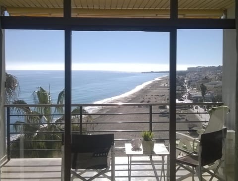 Sea front studio with spacious balcony Santa Clara Copropriété in Torremolinos