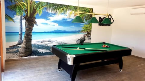 Billiard, Darts, Game Room, Evening entertainment