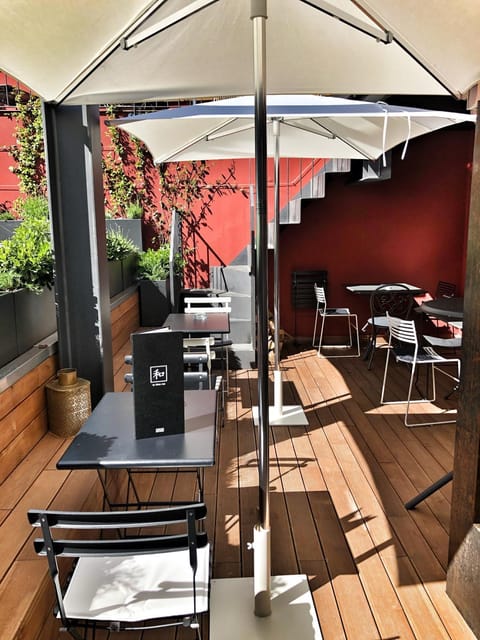 Restaurant/places to eat, Balcony/Terrace, Business facilities, Banquet/Function facilities, Dinner, Alcoholic drinks, Non alcoholic drinks