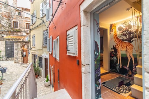 Property building, Facade/entrance, Neighbourhood, Street view