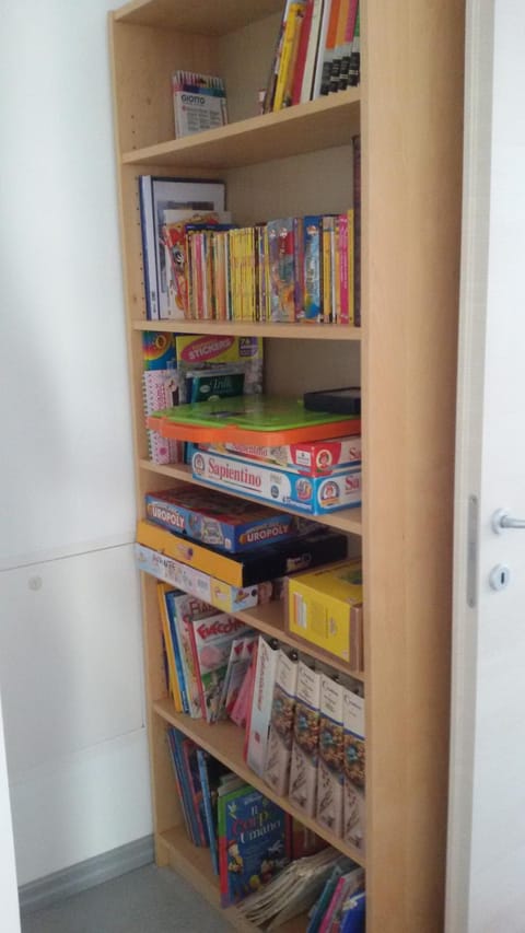 young children, older children, group of guests, Family