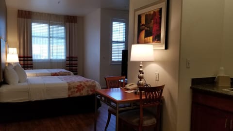 Hawthorn Suites Hotel in Hesperia